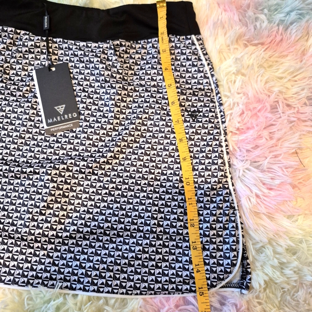 MAELREG Performance Althetic Black & White Mini Skort Size Small - Picture 4 of 7